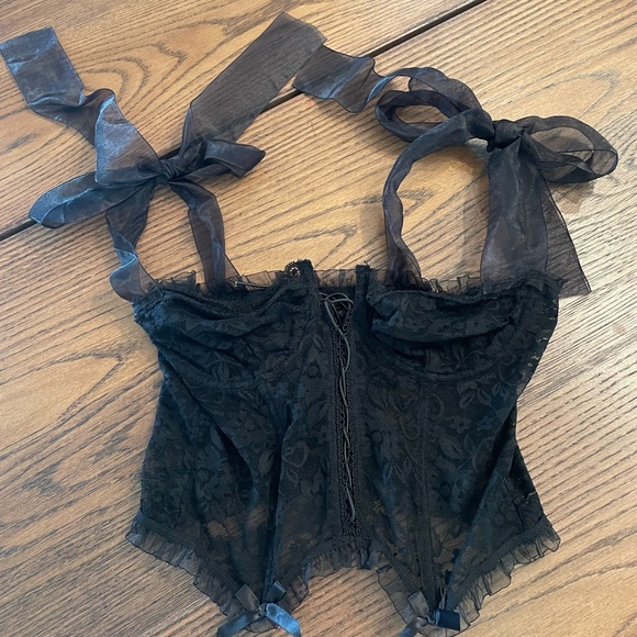 black lace corset going out top - Picture 1 of 1